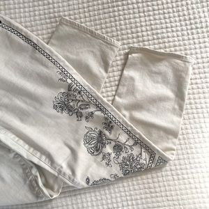 Gorgeous embroidered Chico’s jeans